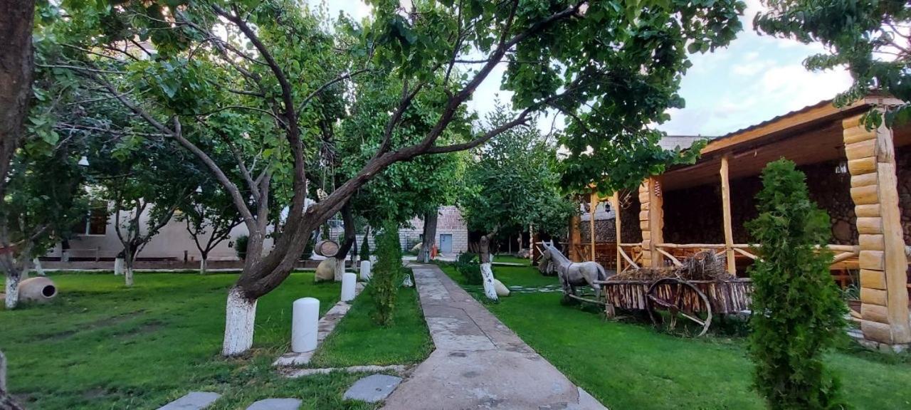 Commune Hotel Ґарні Екстер'єр фото