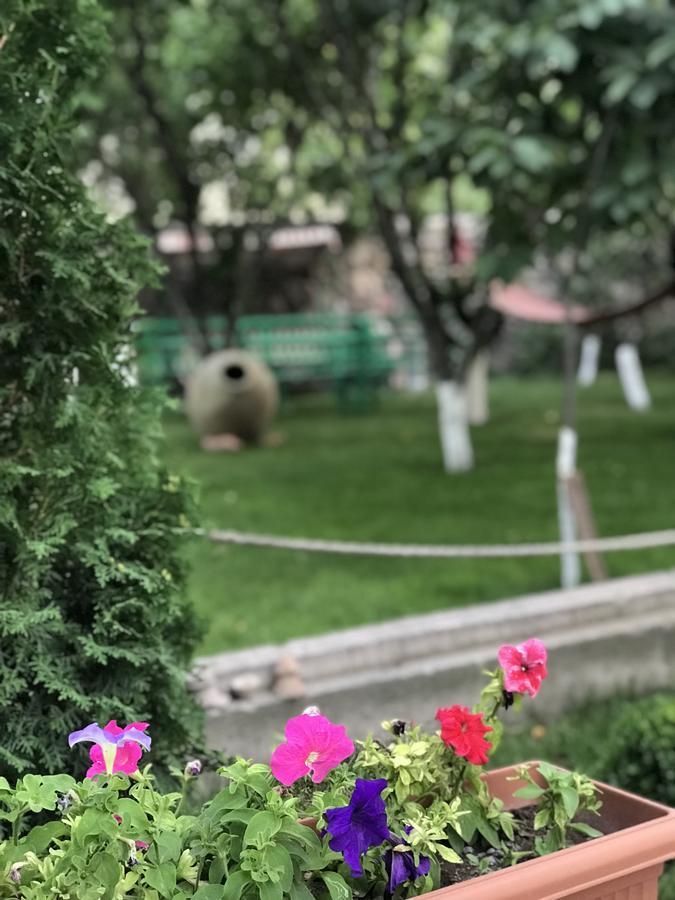 Commune Hotel Ґарні Екстер'єр фото